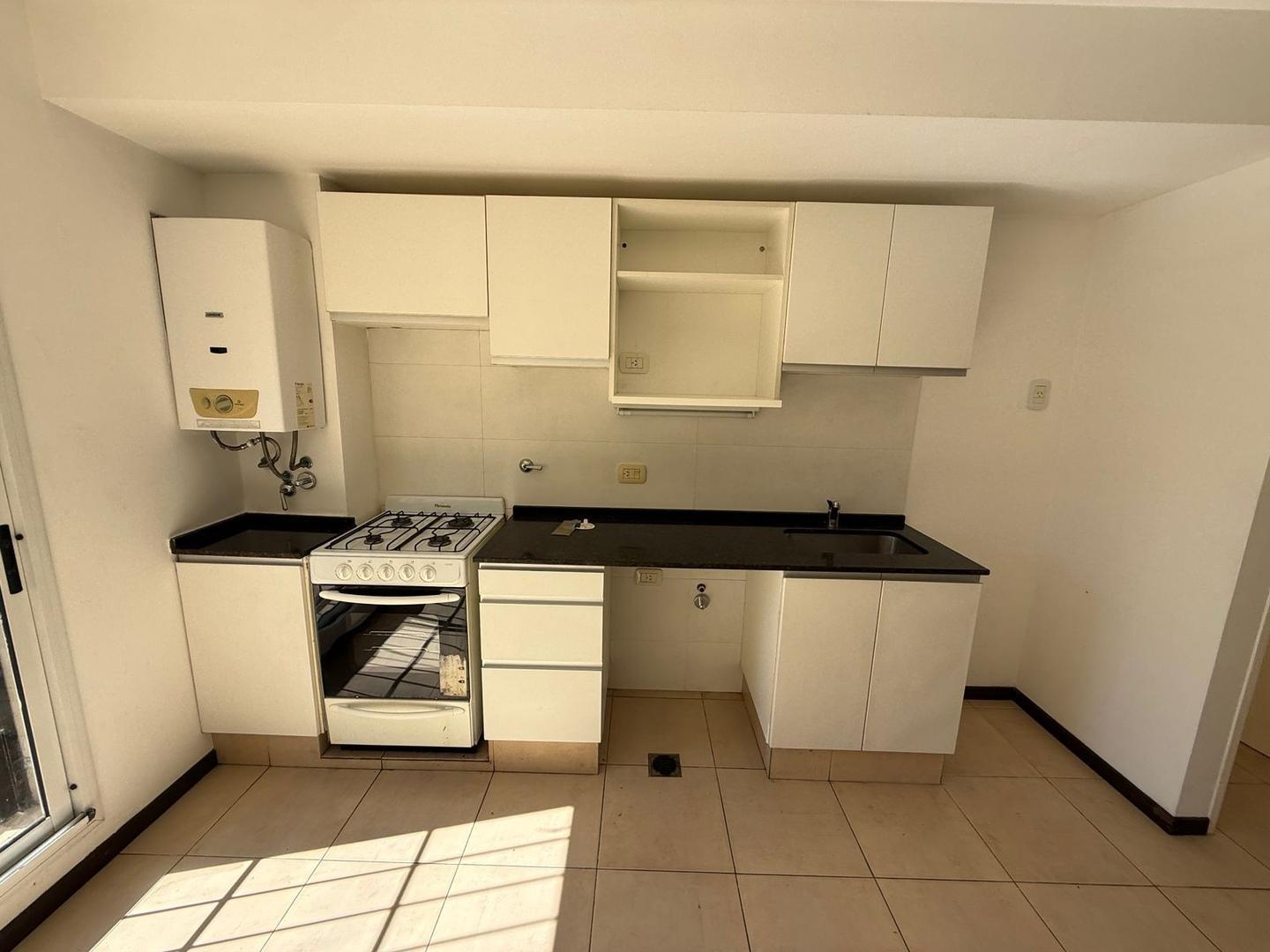 ALQUILER DEPARTAMENTO UN DORMITORIO CON PATIO