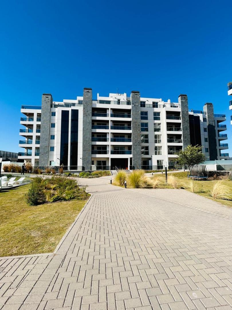 Julio Borda 900, Piso 1