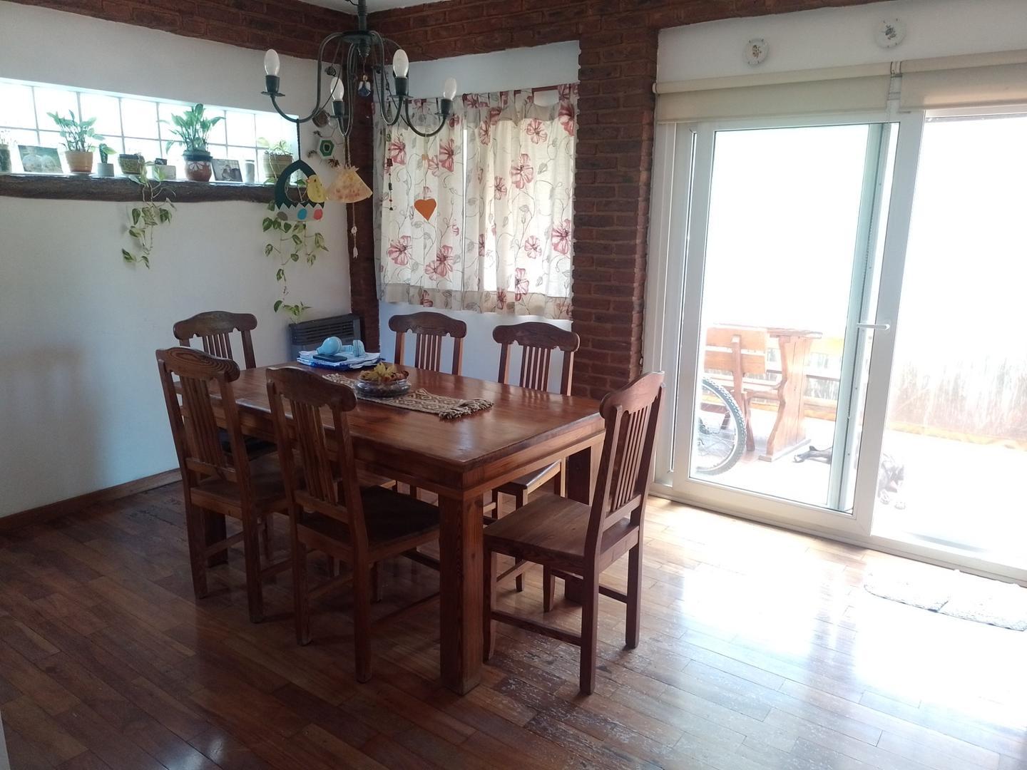 Casa 4 ambientes con 3 baños