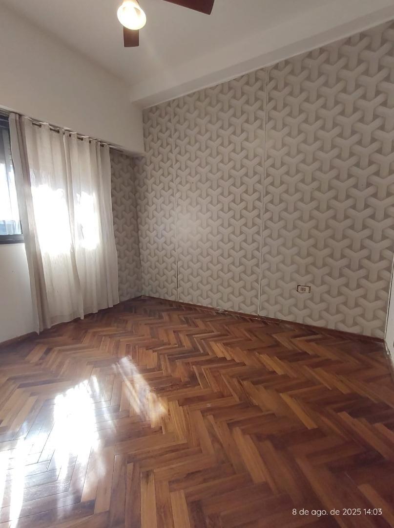 DEPTO. 2 AMBIENTES CON PATIO Y BAJAS EXPENSAS  