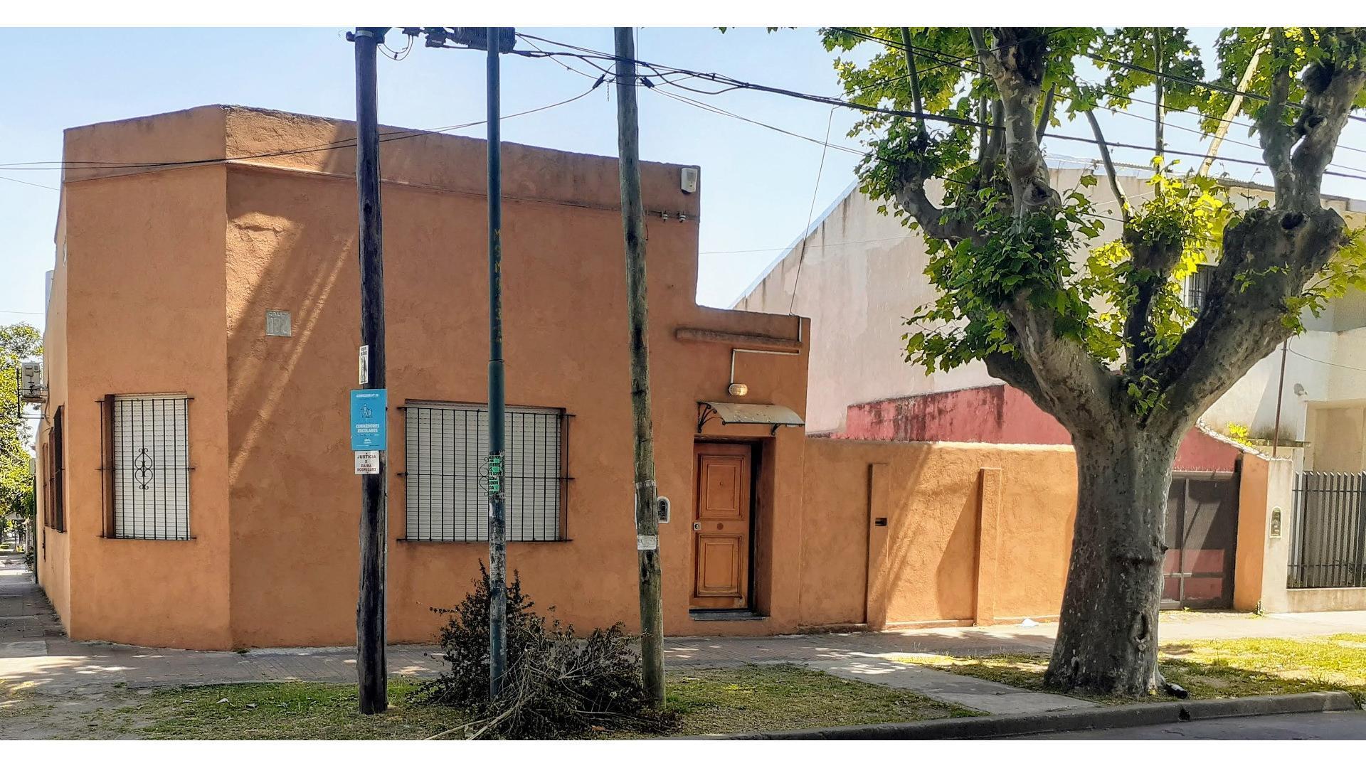 EXCELENTE CASA EN ALQUILER 4 AMBIENTES GRAN PARQUE