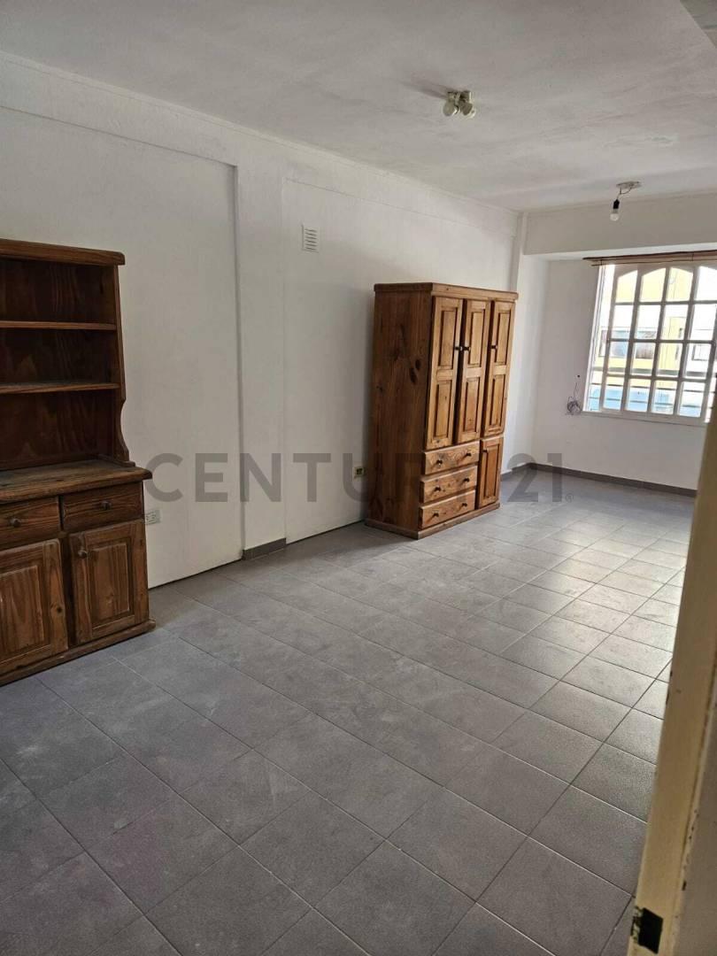 49 Entre 1 y 2 , Piso 0