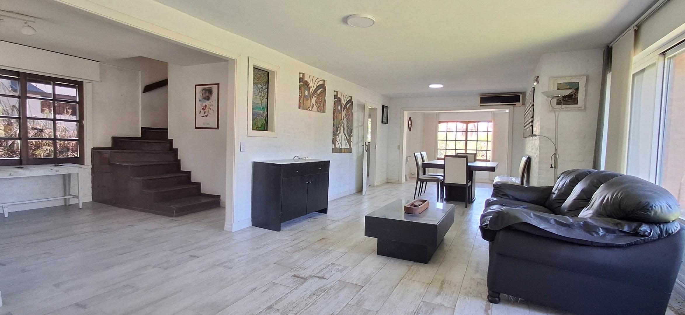 Casa 4 ambientes con 4 baños