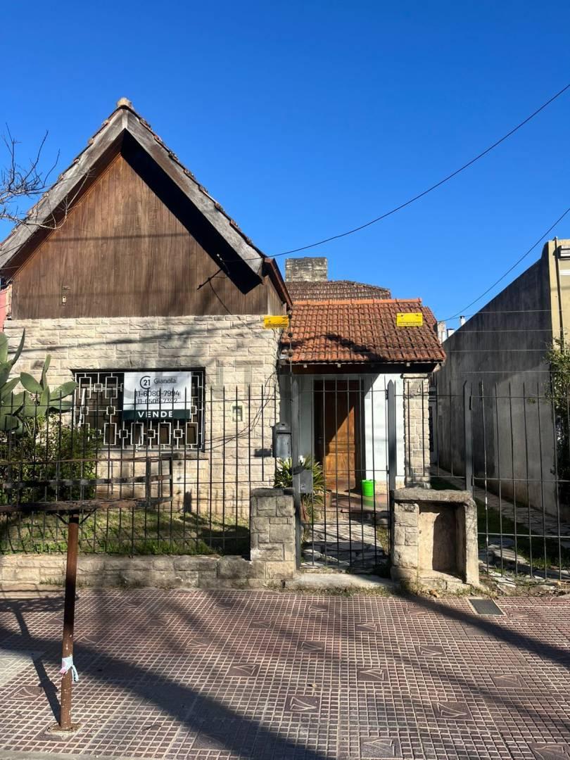 Casa de 5 Ambientes a Reciclar en Victoria