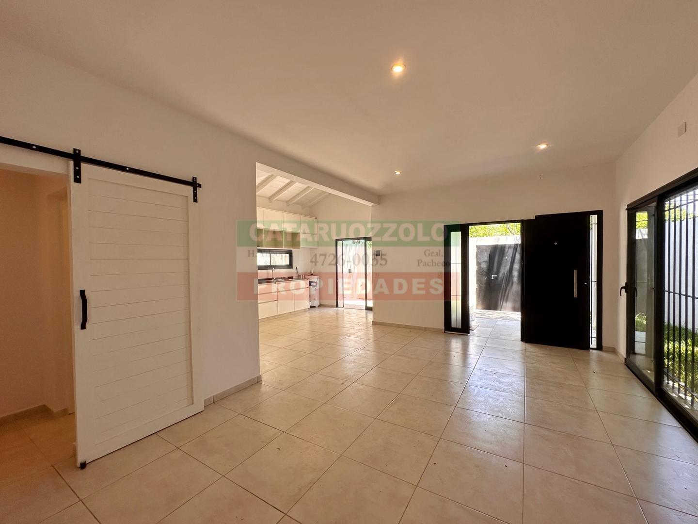 Casa 4 ambientes con 3 baños