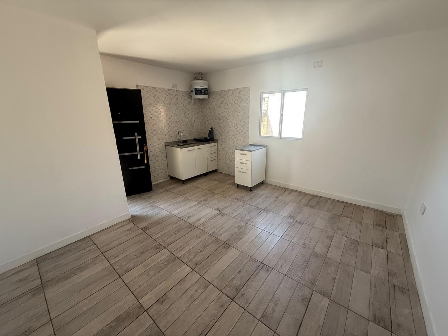 Depto Tipo Casa en Alquiler de Monoambiente