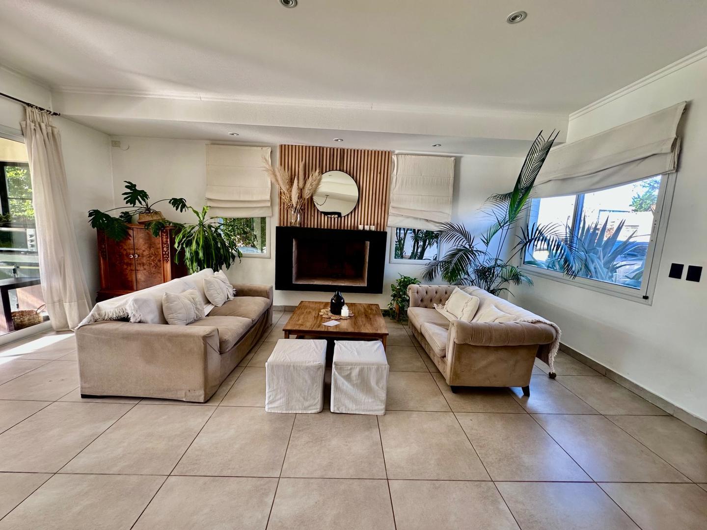 Avenida De Los Lagos 5300