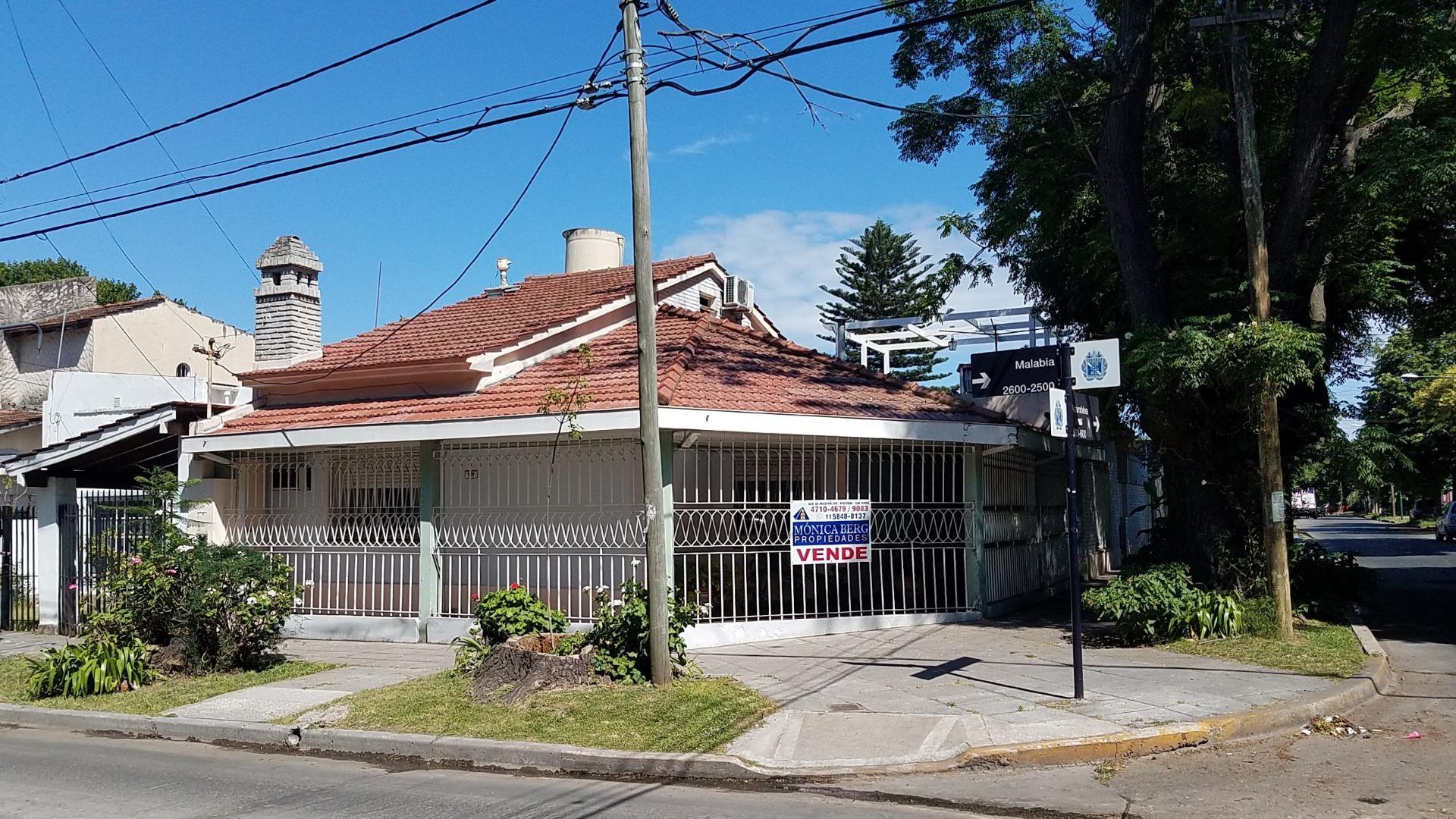 ESPECTACULAR Y CÓMODO CHALET EN CALLE ASAMBLEA 508 ESQUINA M