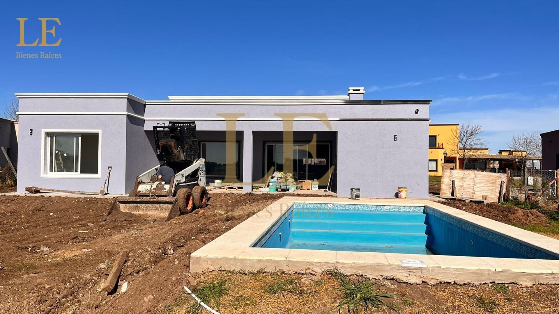 Casa en Venta con 4 cocheras