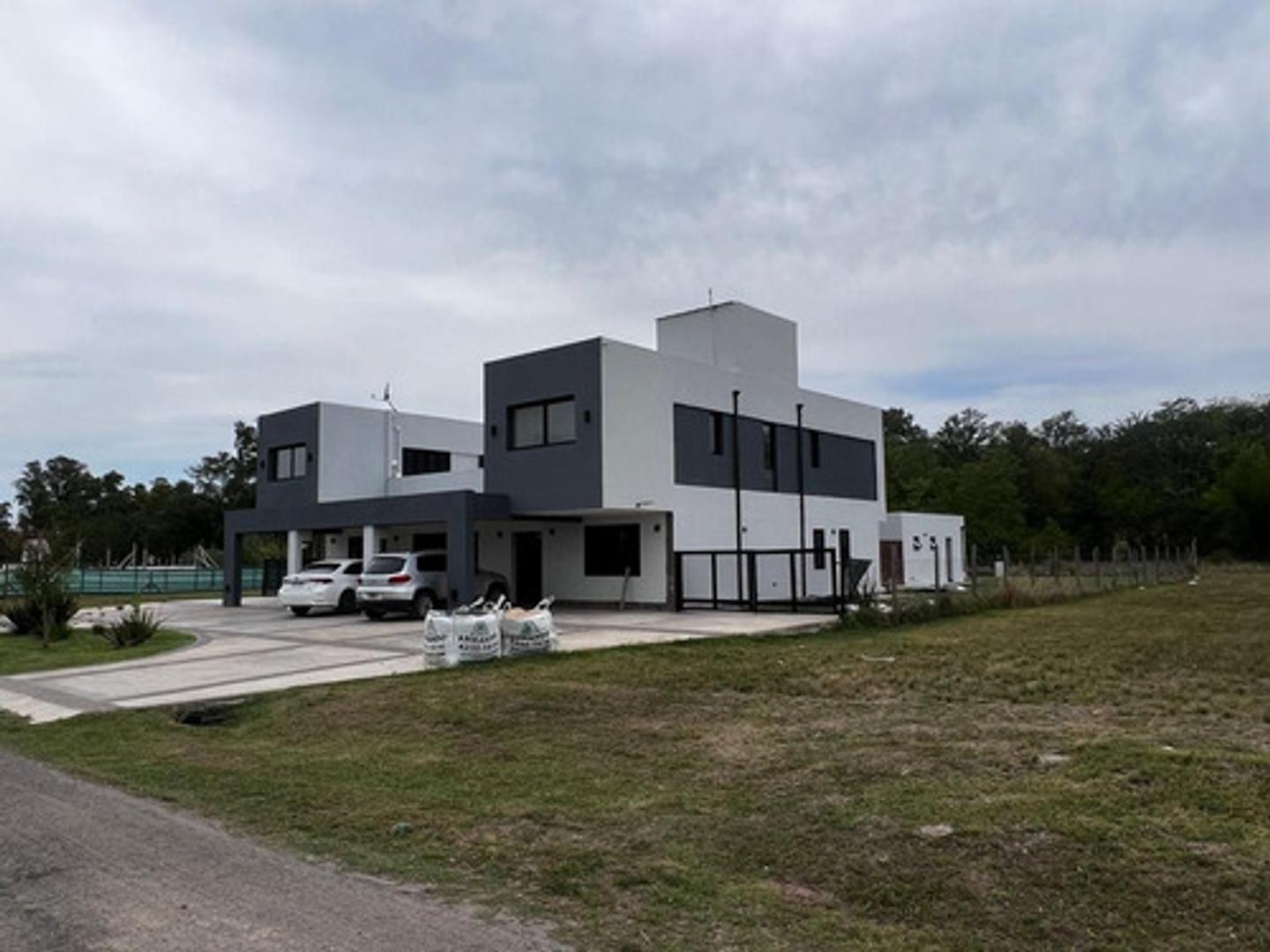 Cáceres, Provincia De Buenos Aires, Argentin A