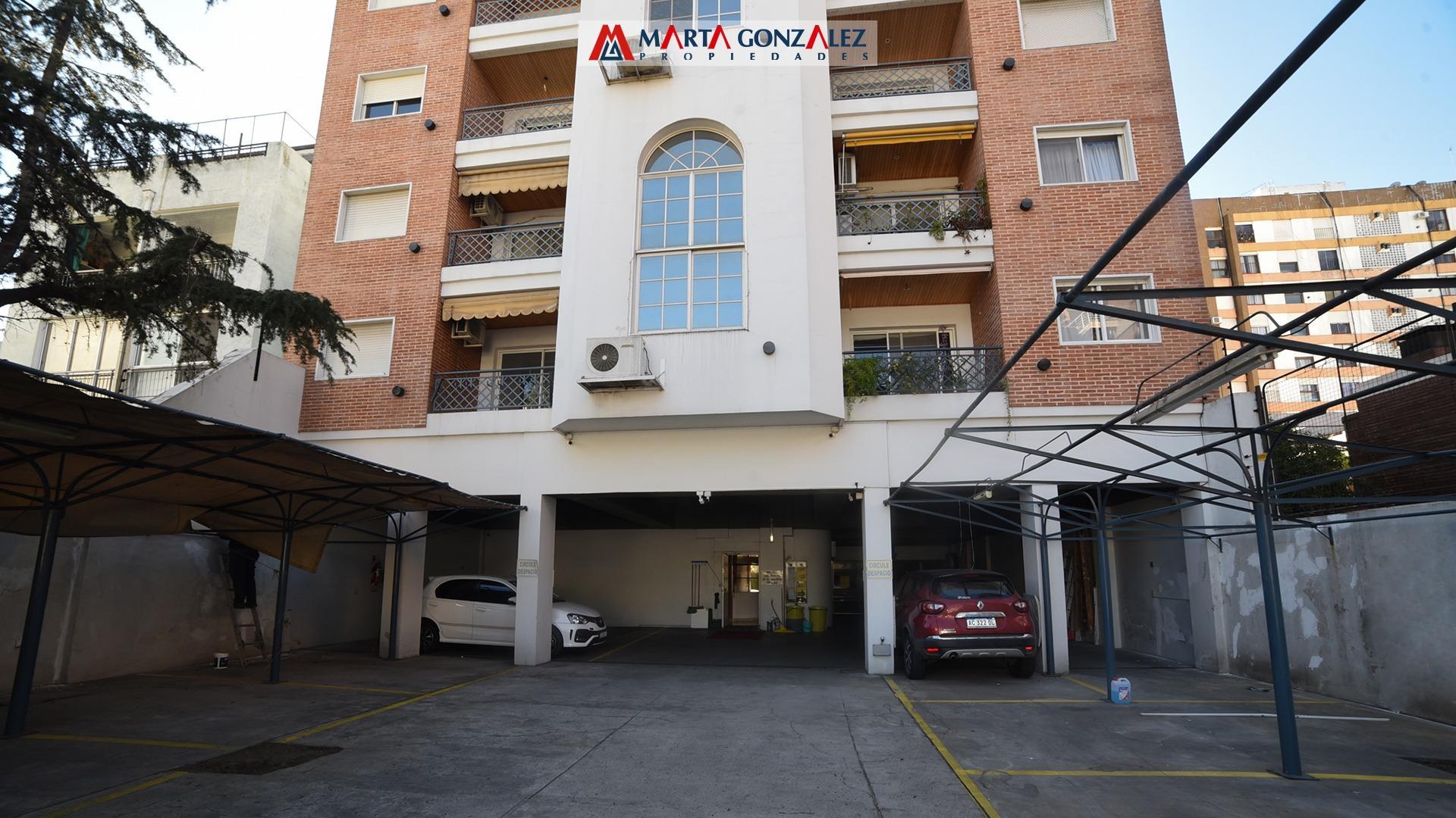 Departamento 4 ambientes con 3 baños