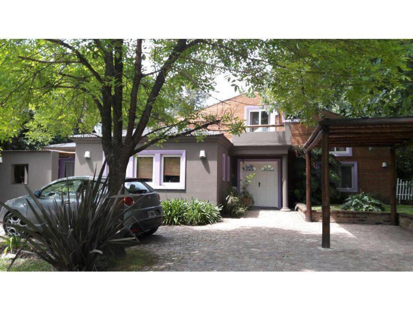 Venta - Casa - Pileta - Barrio Las Glorias - Benavidez