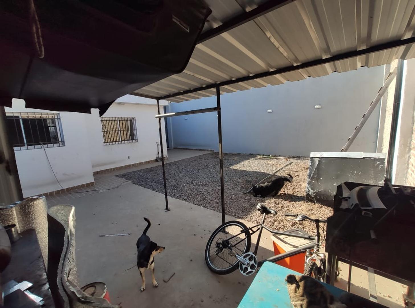 Galpon en Venta en Villa Luzuriaga, USD 240.000