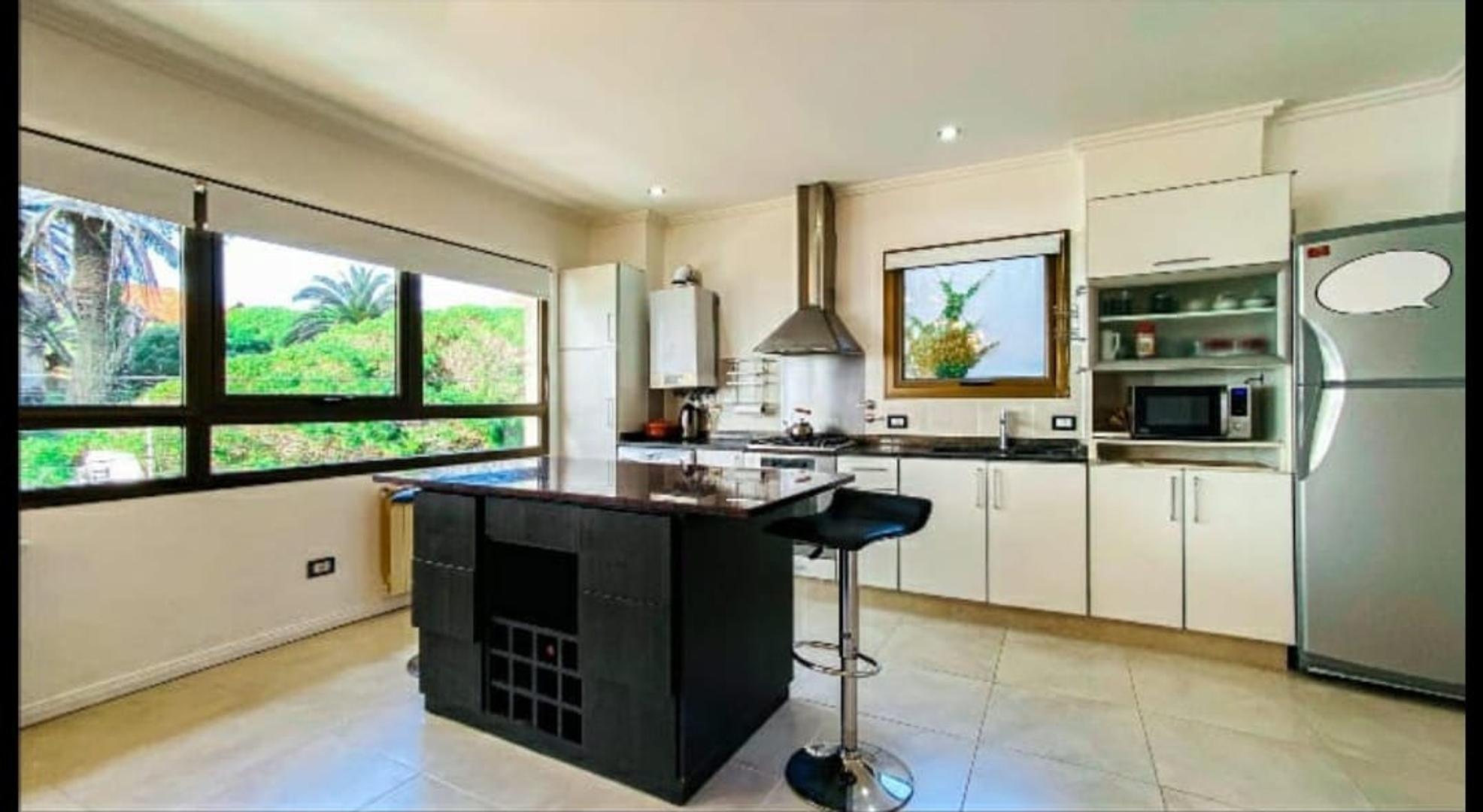 Cordoba 1200, Piso 1