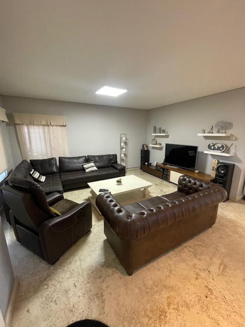 Casa 4 ambientes con 4 baños