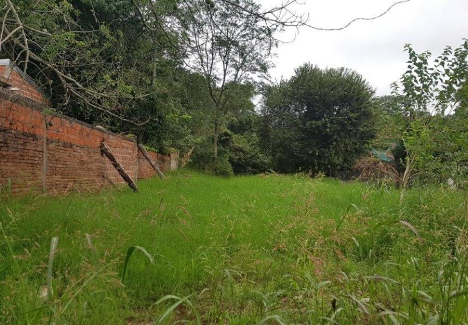 (V837) Amplio terreno en zona Acceso Sur