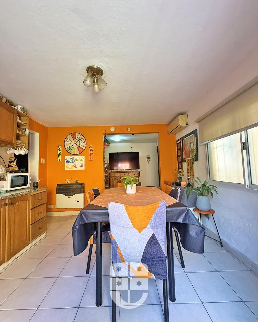 Casa 3 ambientes con 2 baños