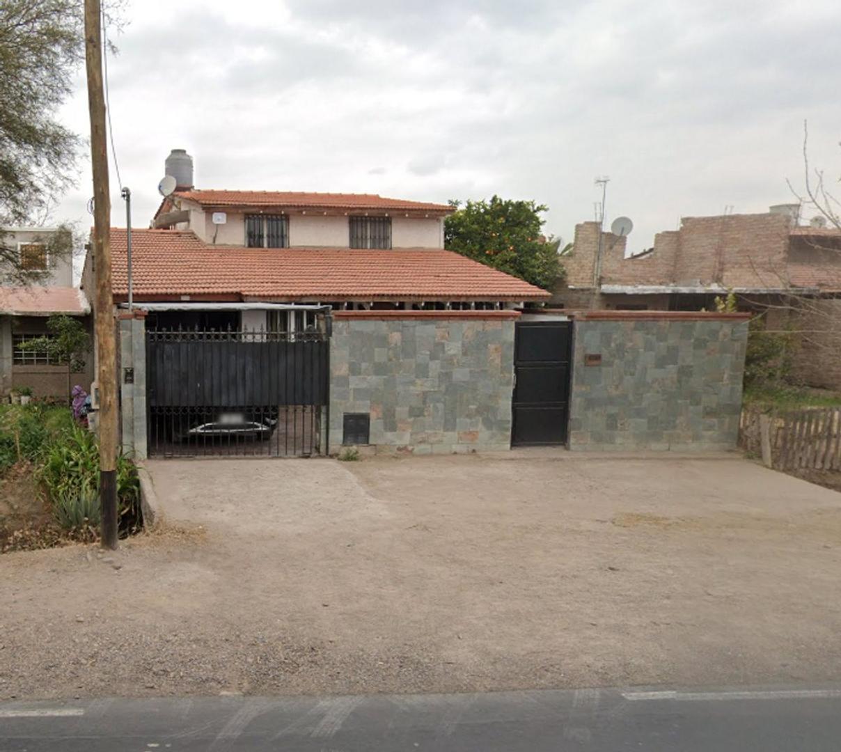 VENTA CASA 2 PLANTAS QUINCHO Y PILETA GUAYMALLEN