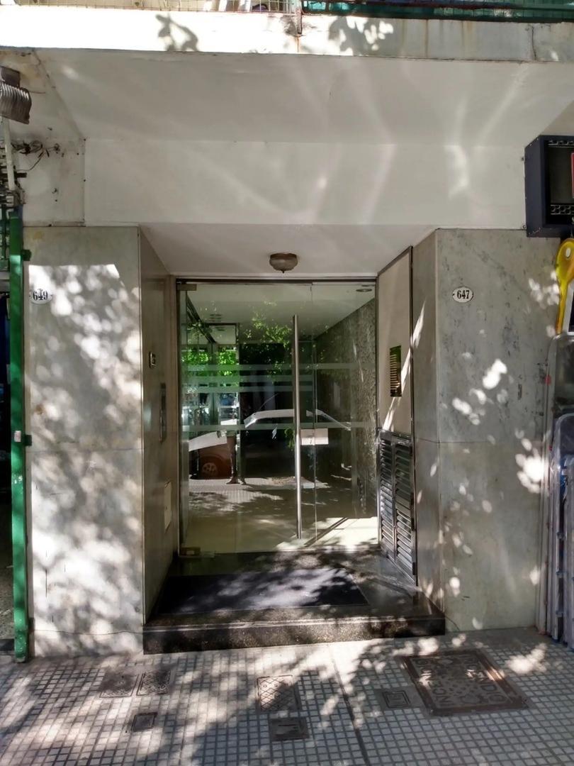 Depto de 2 amb lateral en excelente ubicación! Muy luminoso