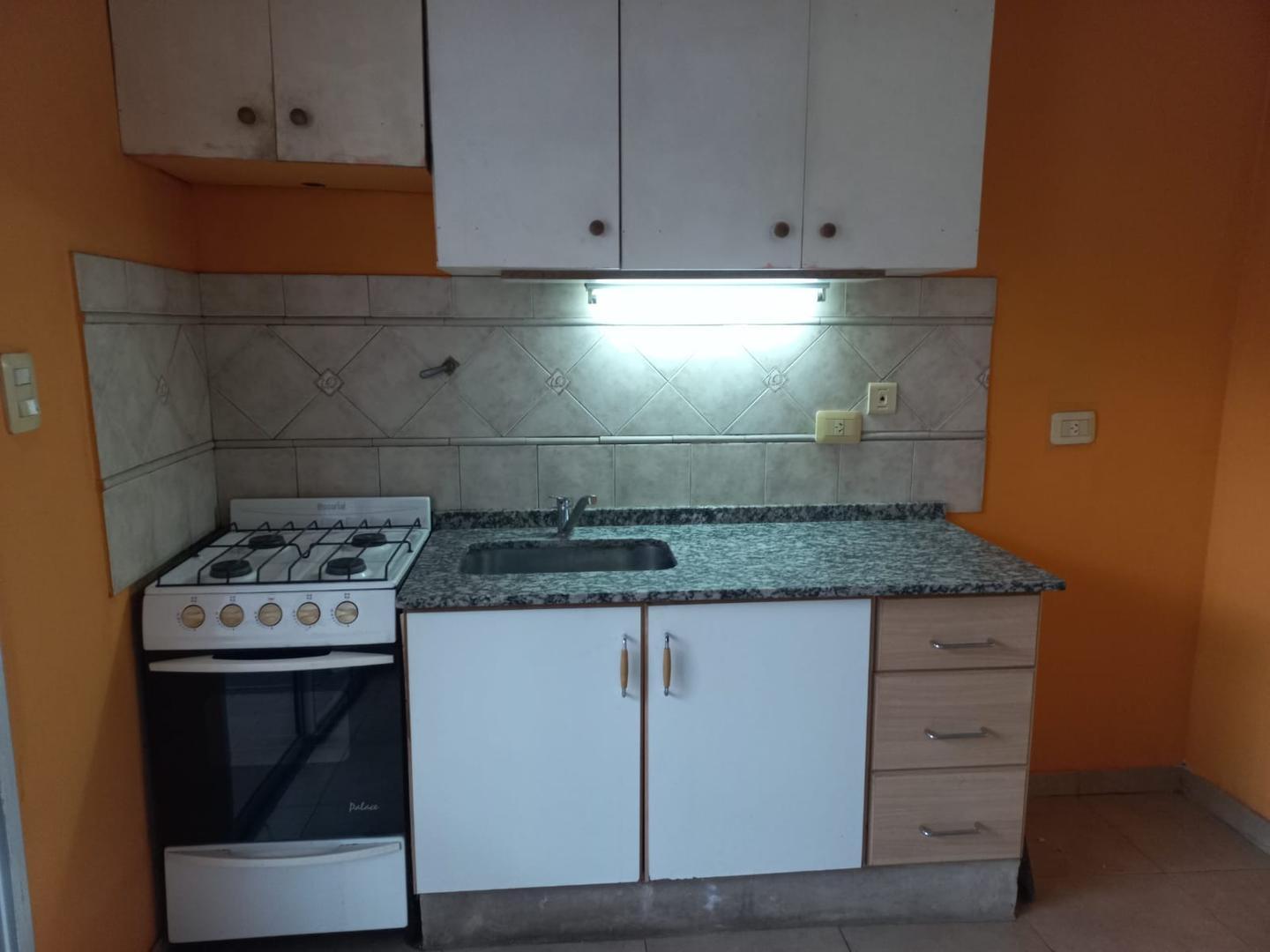 Casa 3 ambientes con 2 baños