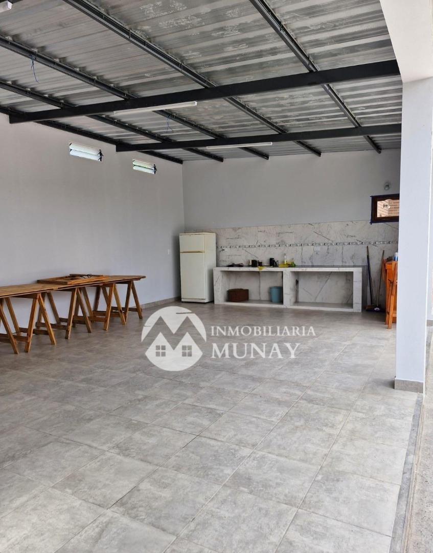 En Venta Casa - Quincho Zona Sur Barrio Santa Ana