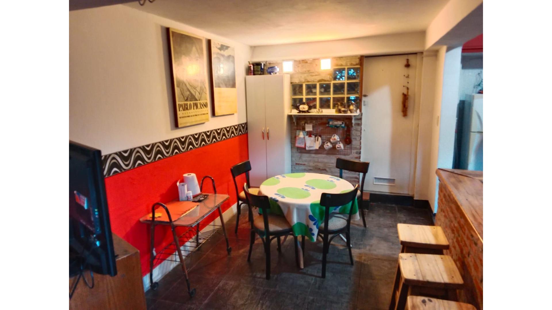 Venta PH  de 4 amb c/ cochera en Constitución