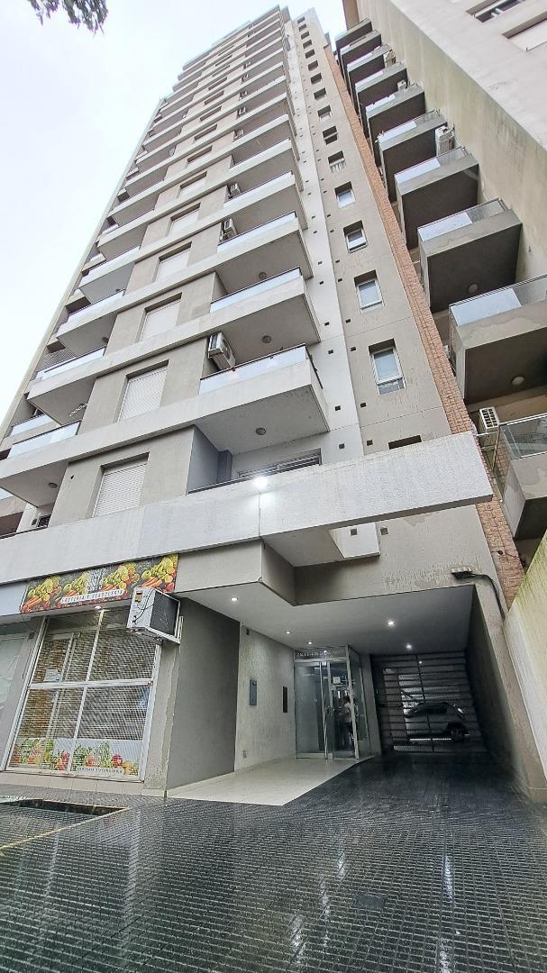 DEPARTAMENTO DE 2 DORMITORIOS Y COCHERA EN BARRIO SUR