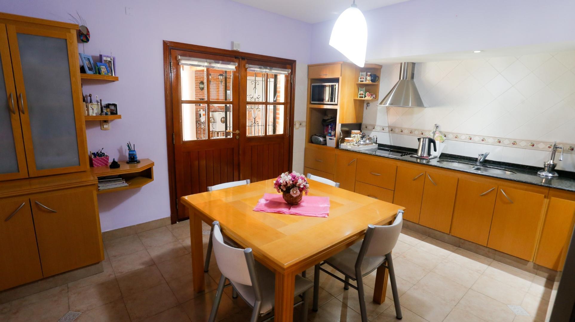 Casa en Venta en Luis Guillon, USD 195.000