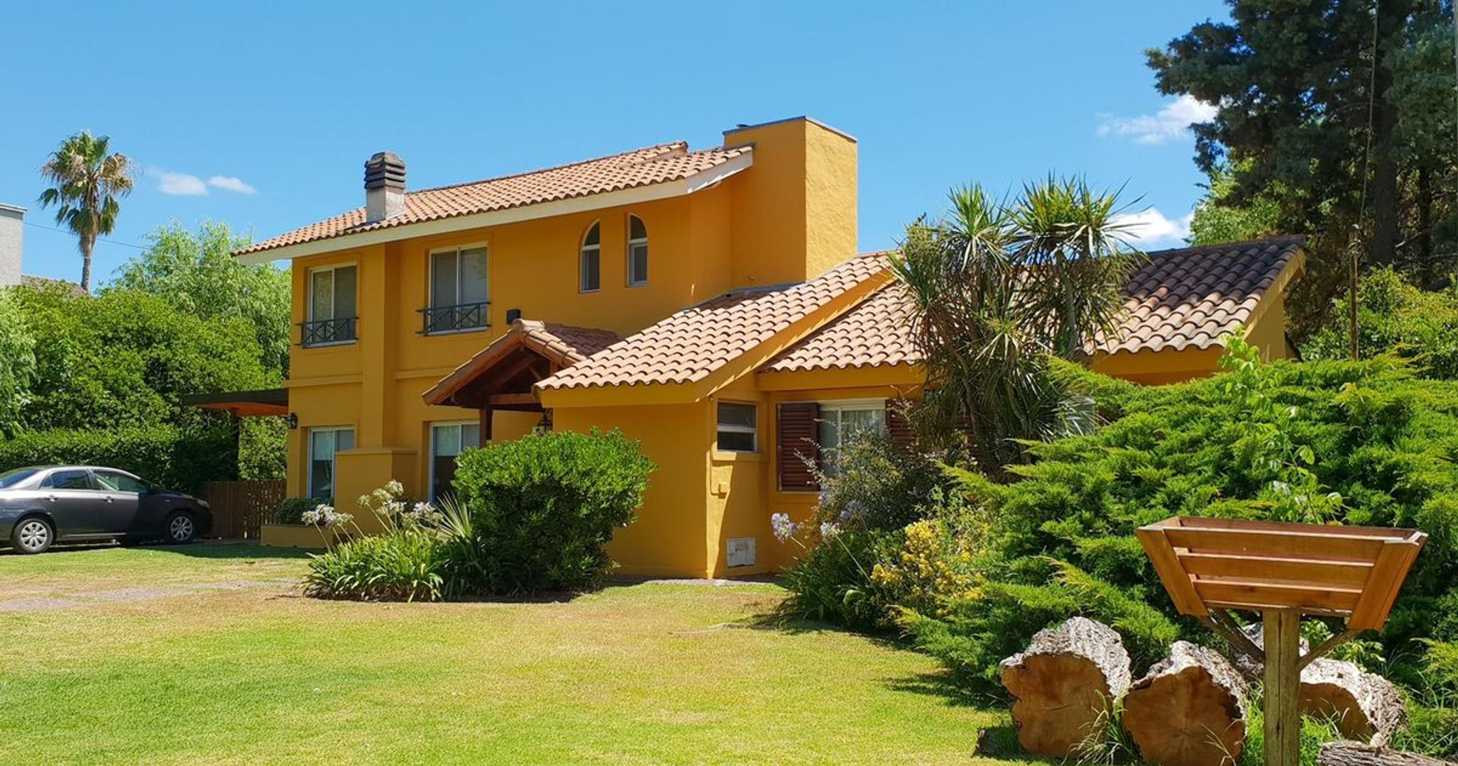 Casa 100