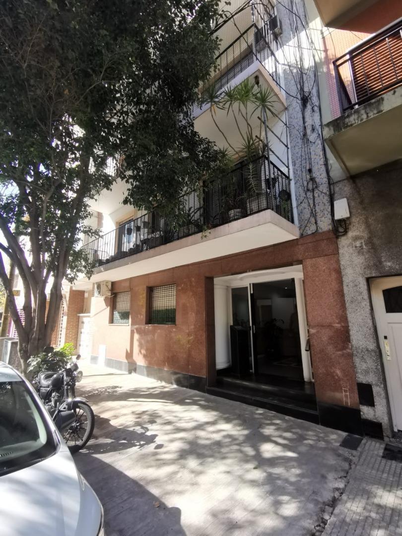 Departamento 4 amb con dpcia fte bcon coc com a mts avda