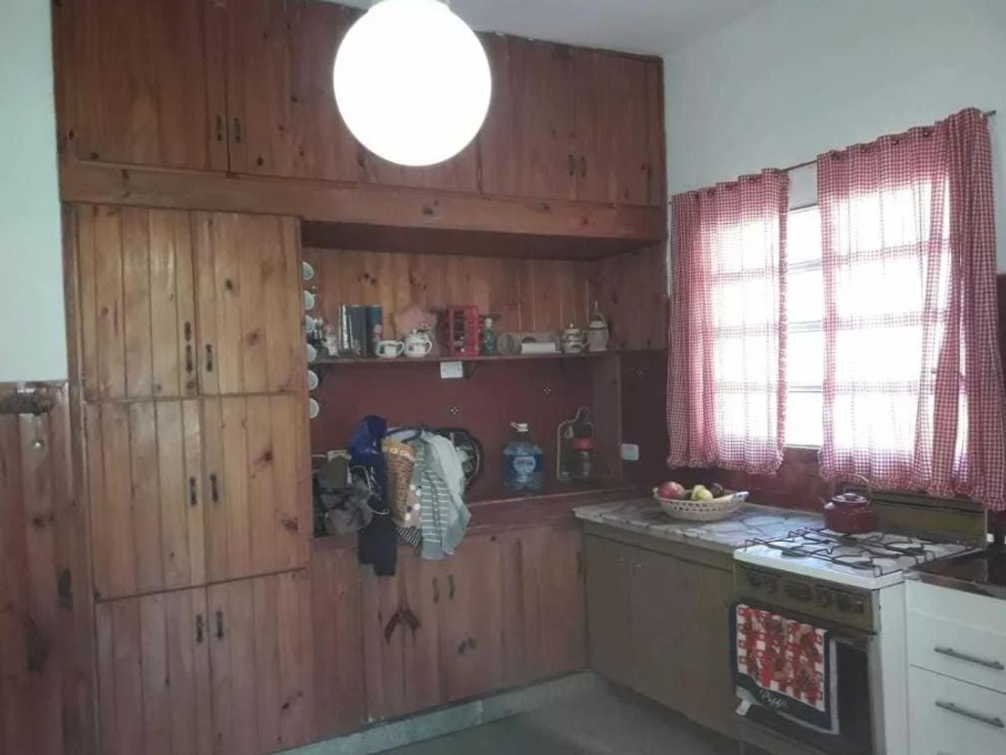 Venta de Casa 3 DORMITORIOS, Villa Elisa,  La Plata