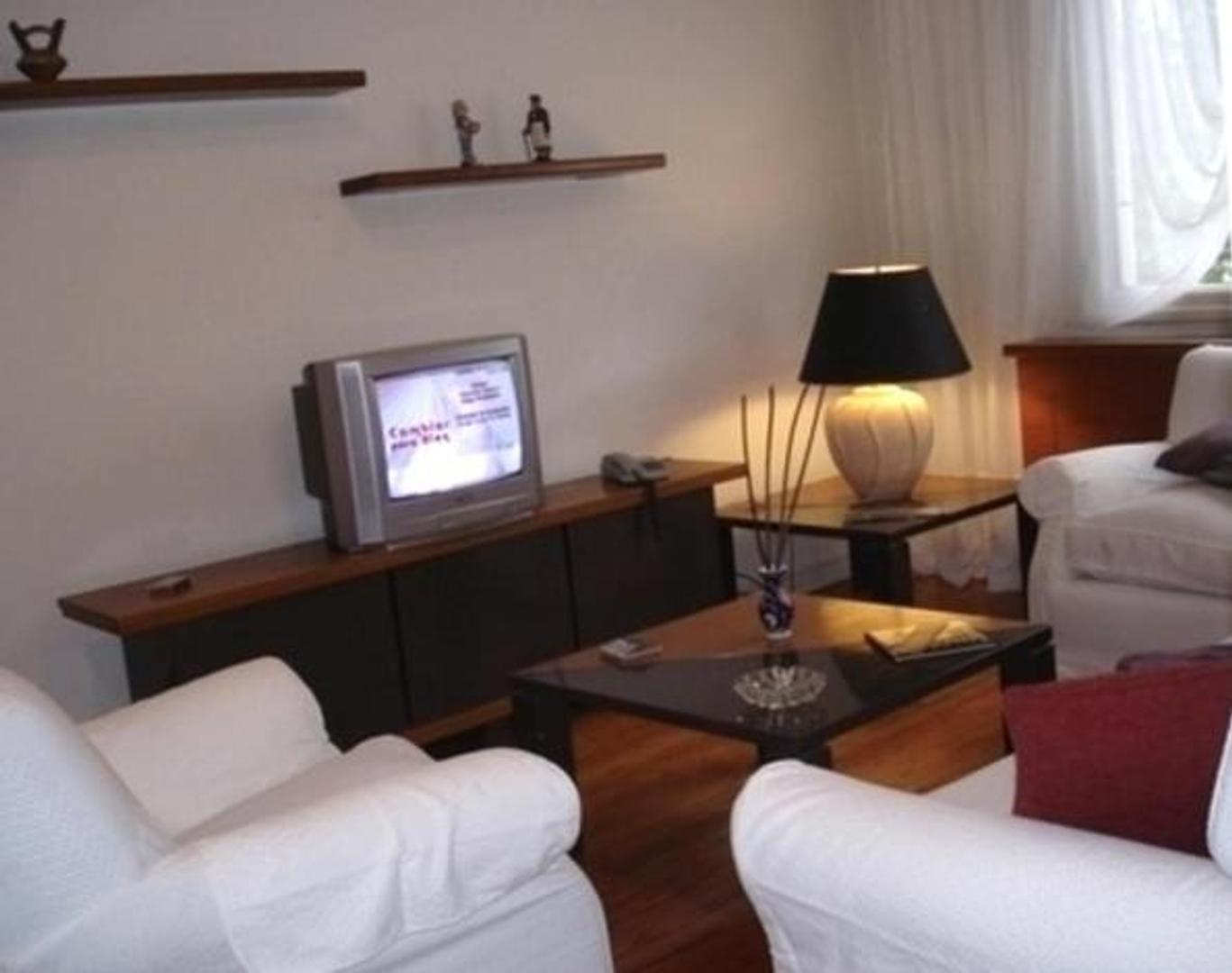 Gaspar Campos 1200, Piso 1