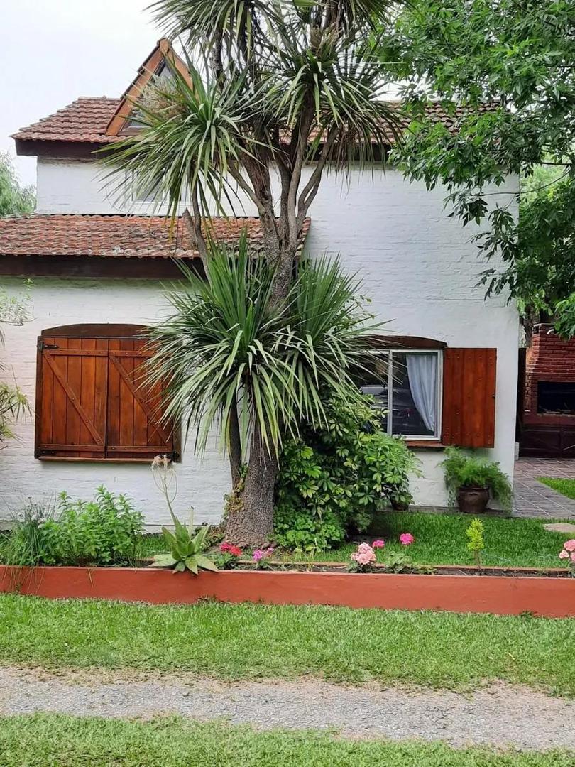 Oportunidad! Hermosa casa en Country Roda. Escobar.