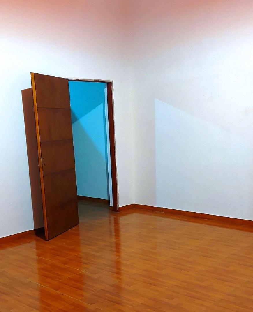 Casa 2 ambientes con 1 baño