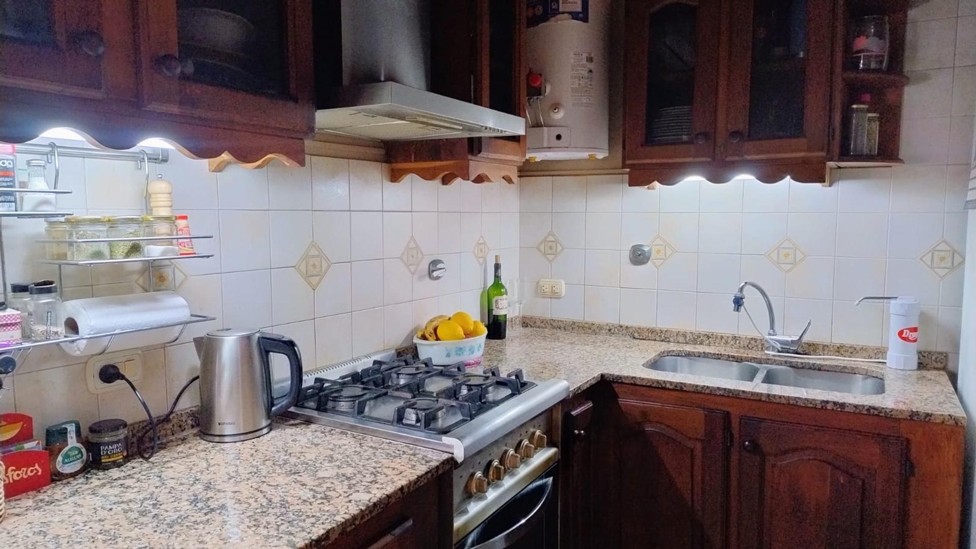 Departamento en Caseros 3 dormitorios y patio