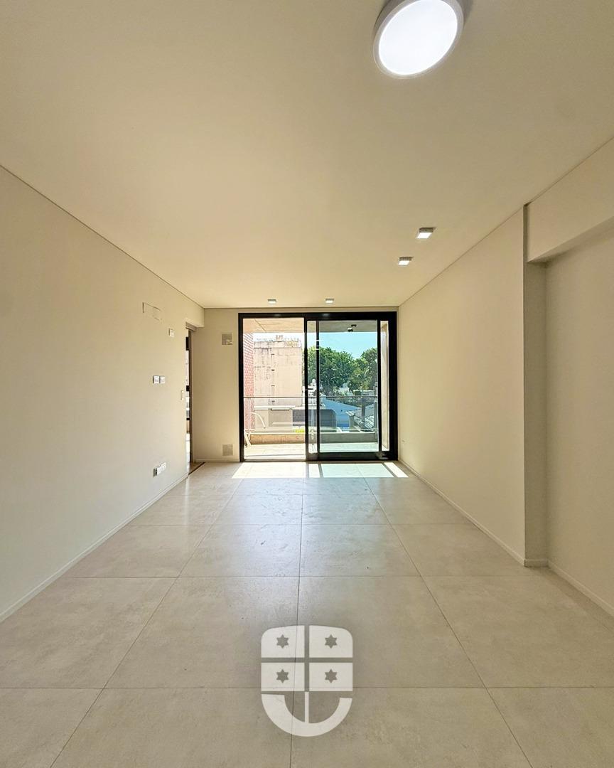 MODERNO DEPARTAMENTO DE DISEÑO CON COCHERA