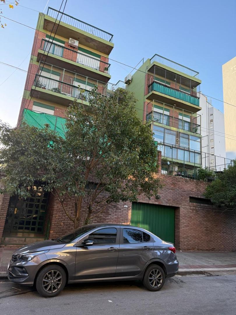 Dr J Jose Paso 93 , Piso 3