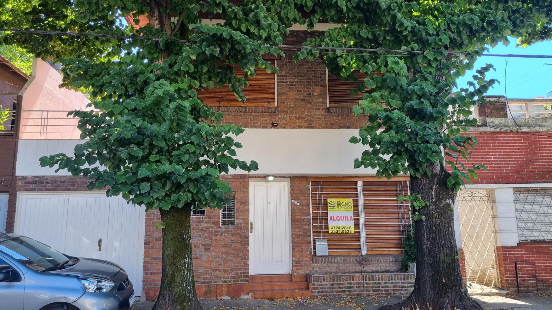 Muy buen chalet 4 ambientes con cochera