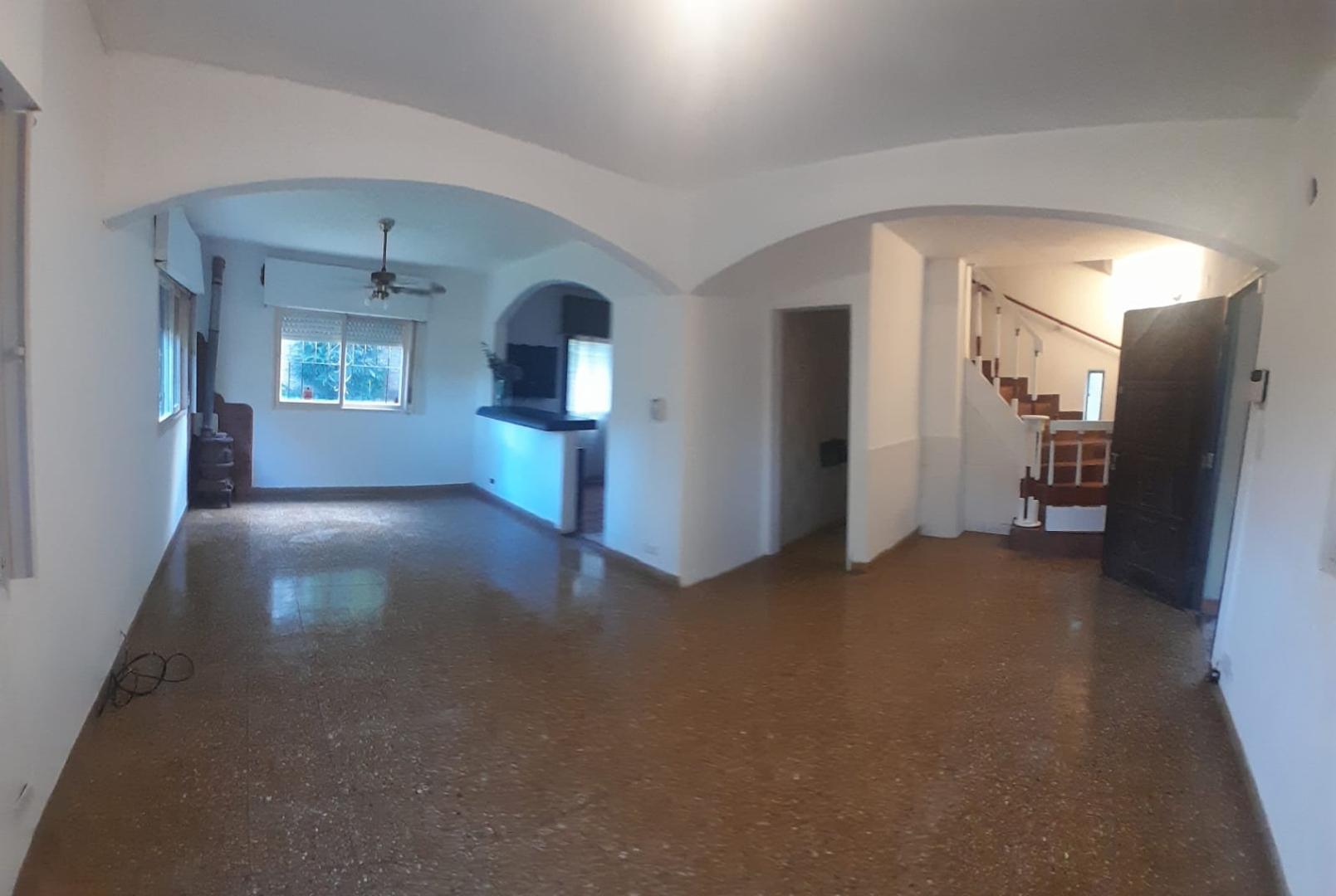 CASA EN ALQUILER DE TRES DORMITORIOS