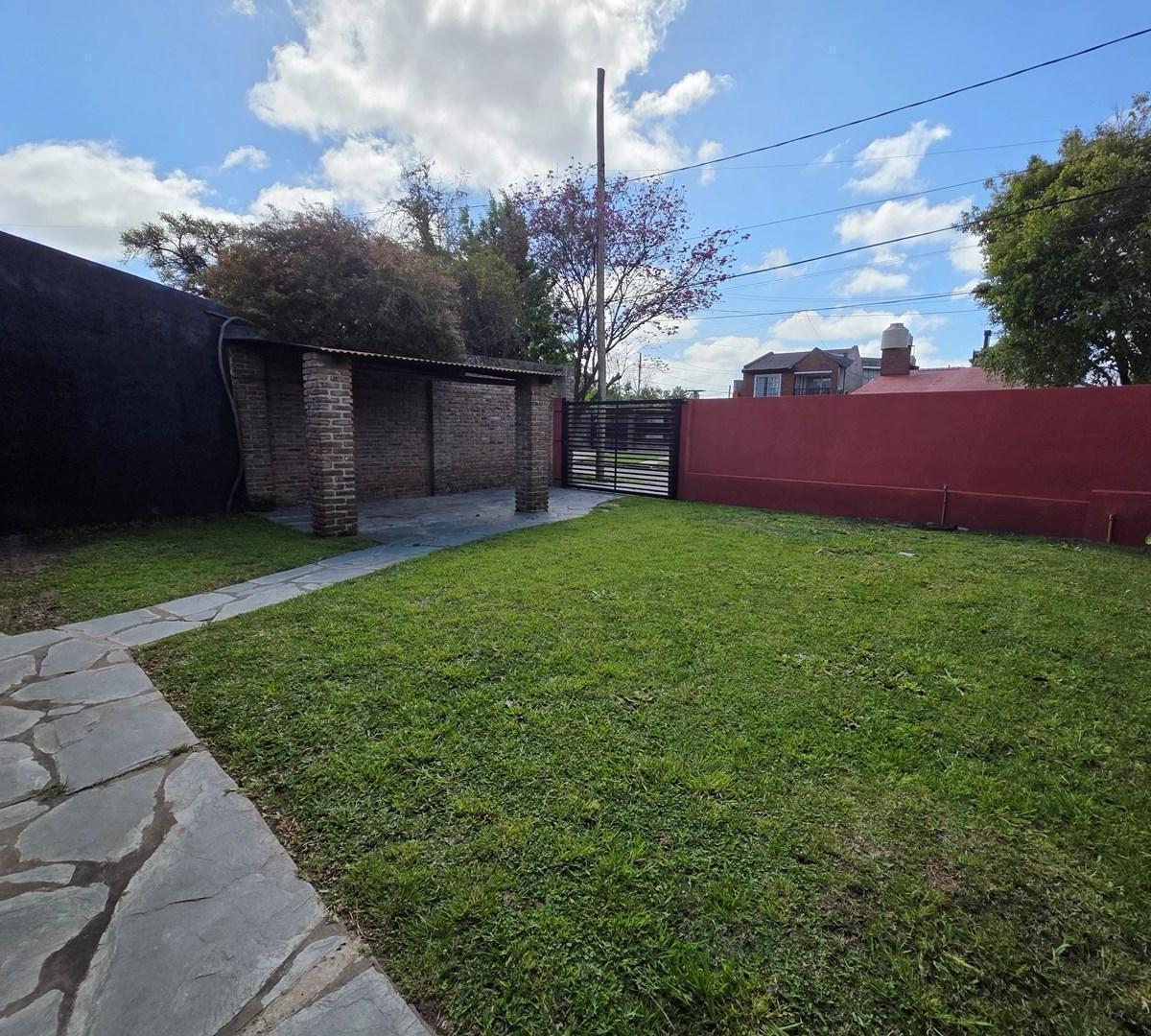 Casa en Venta con 1 cochera