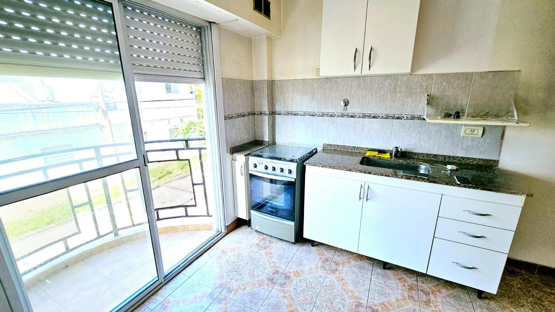 Beron De Astrada 100, Piso 1