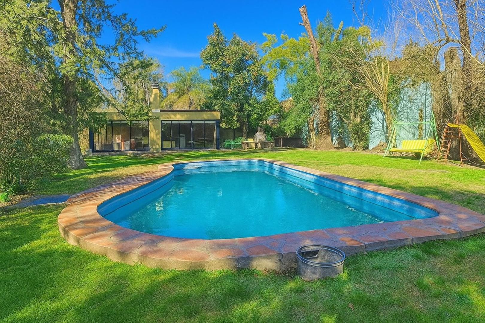 Venta quinta en Villa Udaondo quincho y pileta