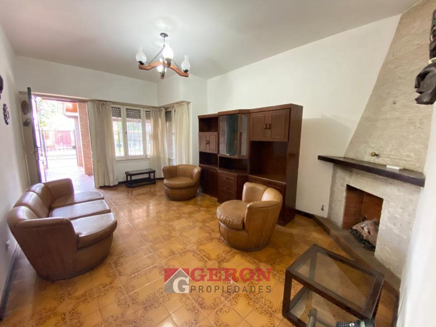 Casa 3 ambientes con 2 baños