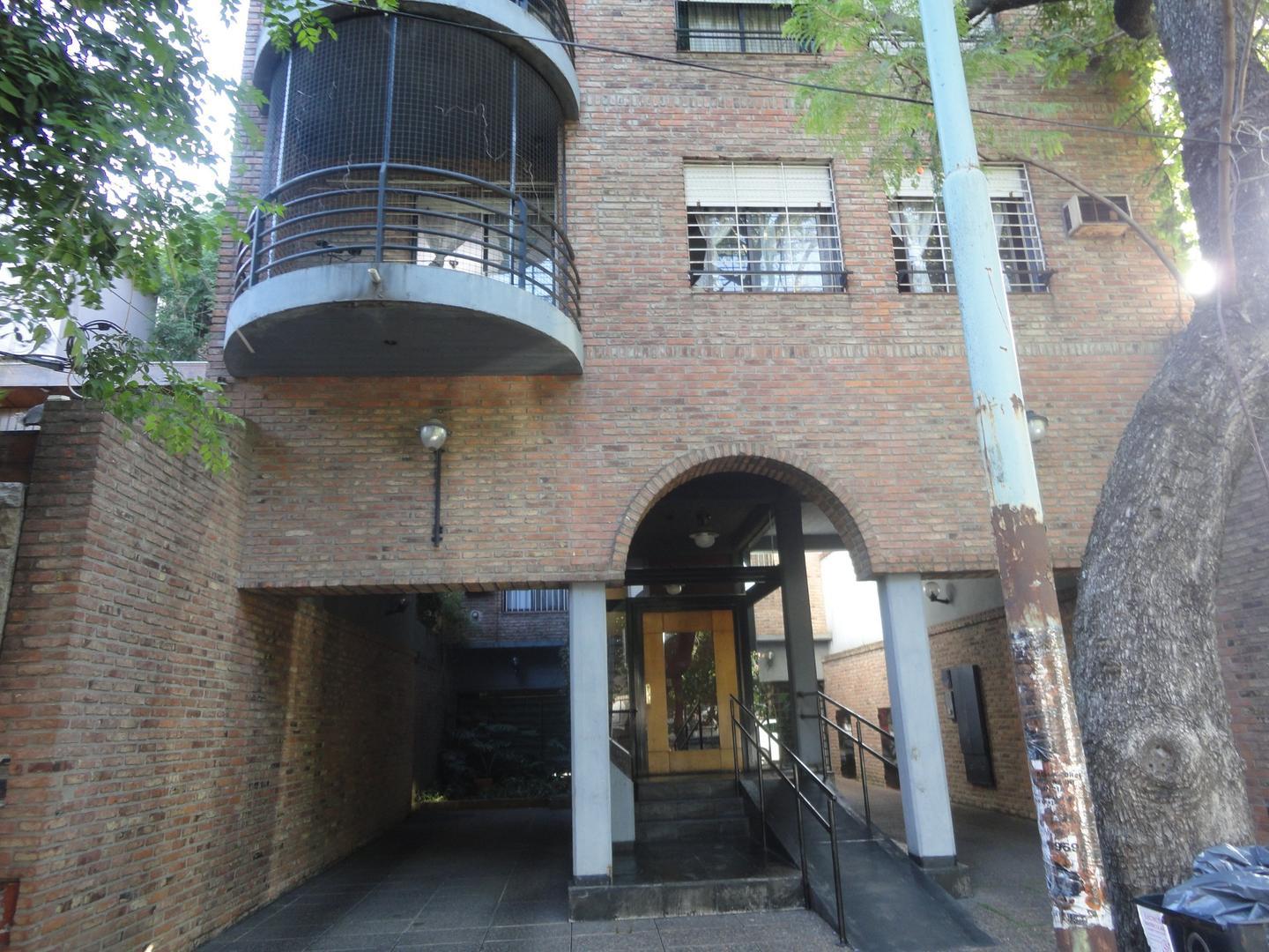 Remedios De Escalada 300, Piso 1