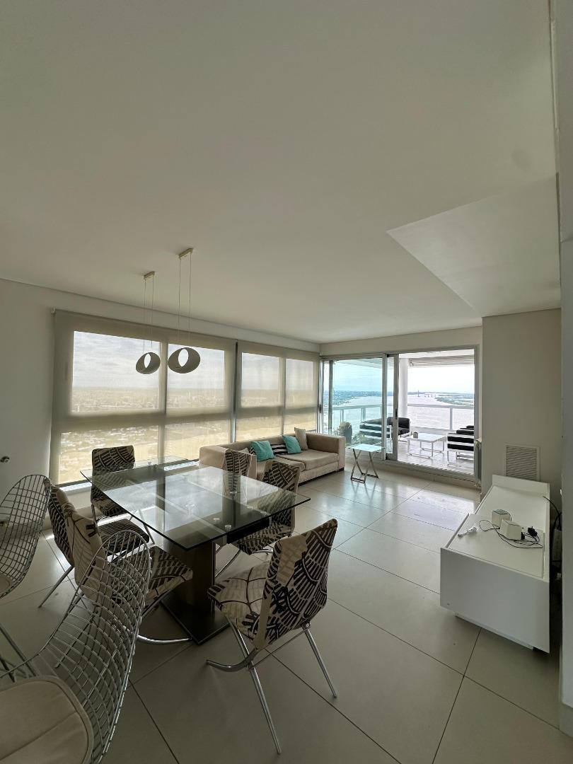 Departamento en Alquiler con 3 cocheras