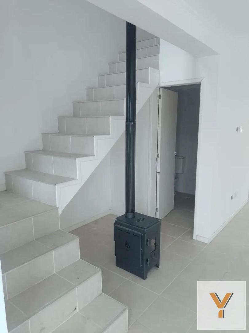 Depto Tipo Casa en Venta con 1 cocheras