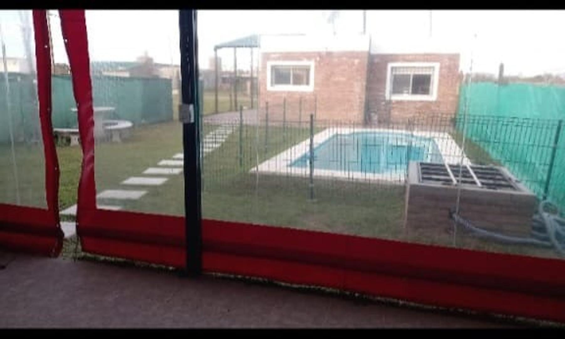 CASA CON QUINCHO Y PILETA