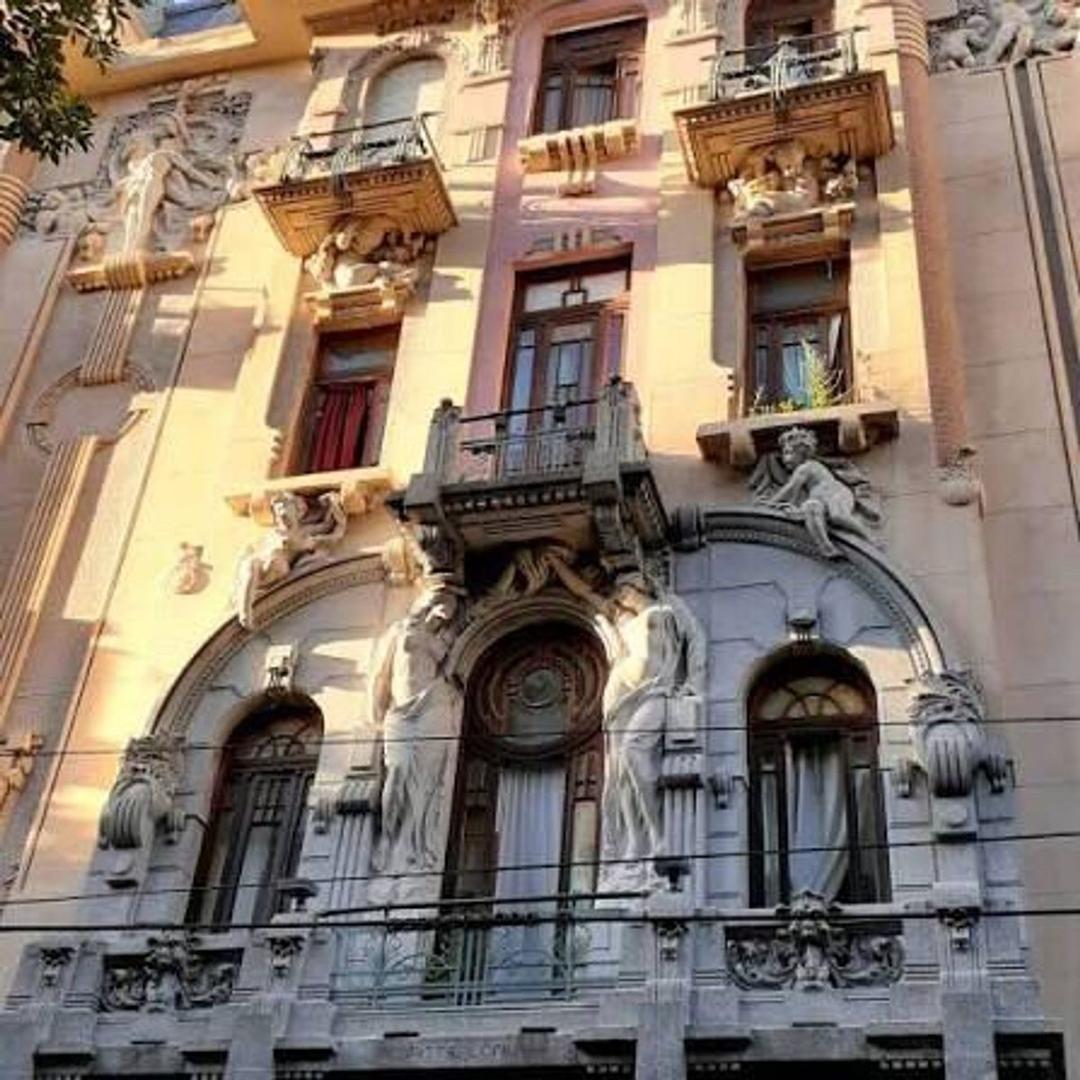 Avenida Hipólito Yrigoyen 2500