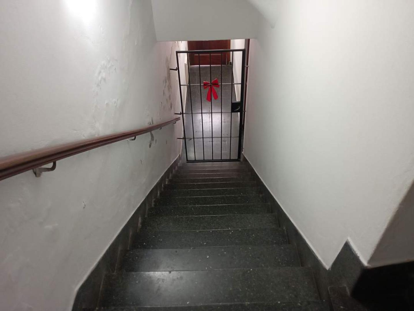 Excelente Ph primer piso por escalera