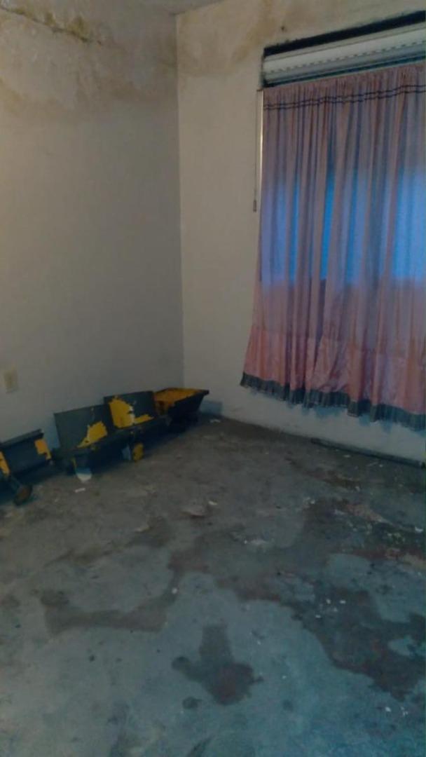 OPORTUNIDAD 2 VIVIENDAS EN PB A RECICLAR + FONDO LIBRE 130M2